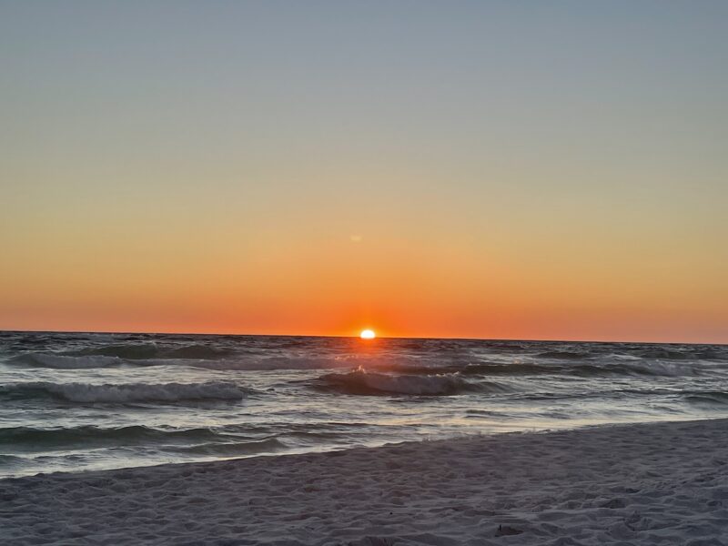 Big Sky Beach House - Seas the Day